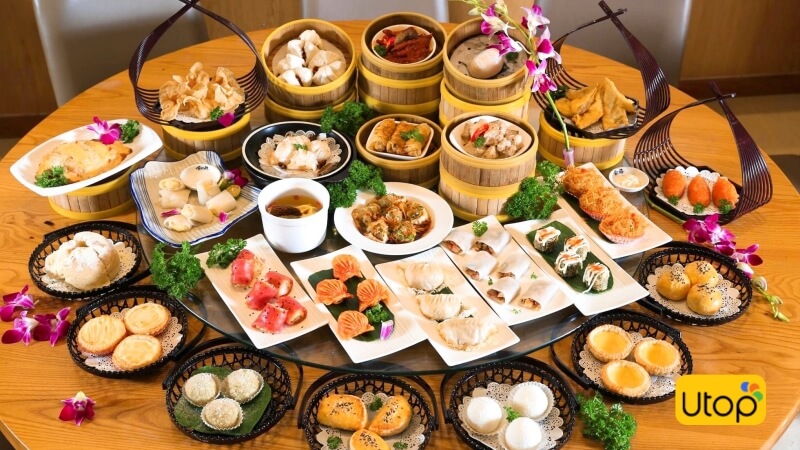 bàn tiệc đầy ấp những món dimsum