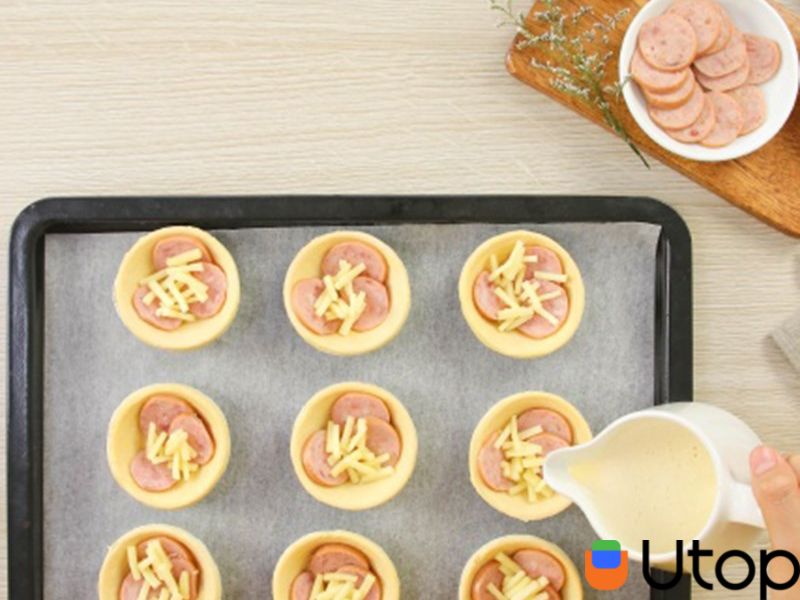 Cách làm bánh tart trứng phô mai chà bông xúc xích với vỏ bánh sẵn