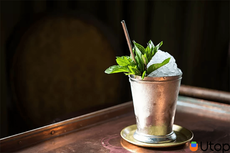 Pha chế Cocktail Mint Julep hương bạc hà