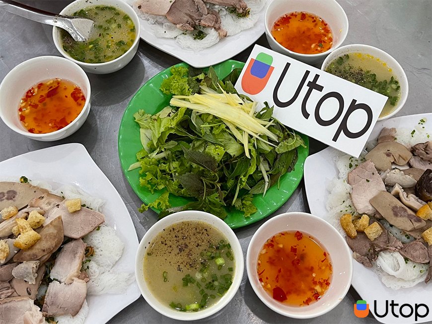 Cùng Utop thưởng thức món ăn tại quán cháo lòng bánh hỏi "Bà Mẫn" nổi tiếng tại Quy Nhơn