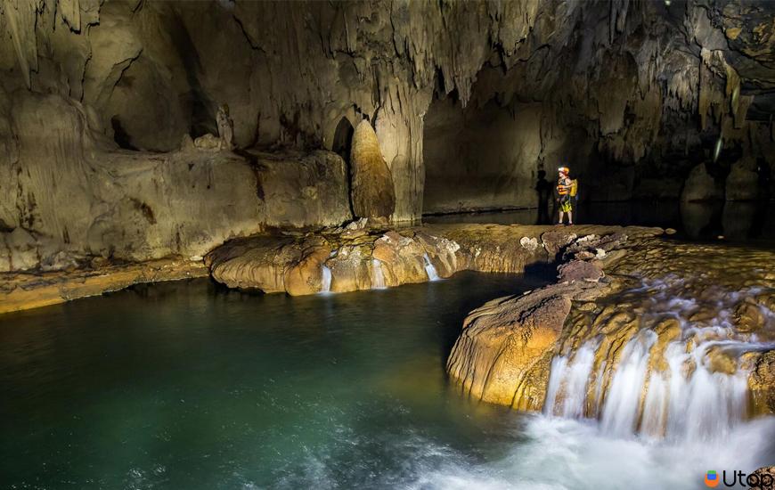 Nên đi theo tour hay đi tự túc 