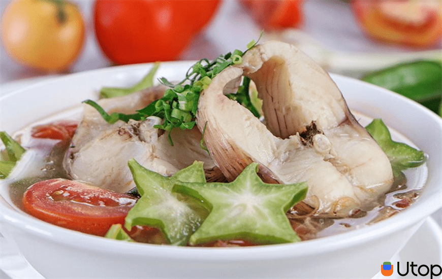 3. Cá trắm nấu canh chua