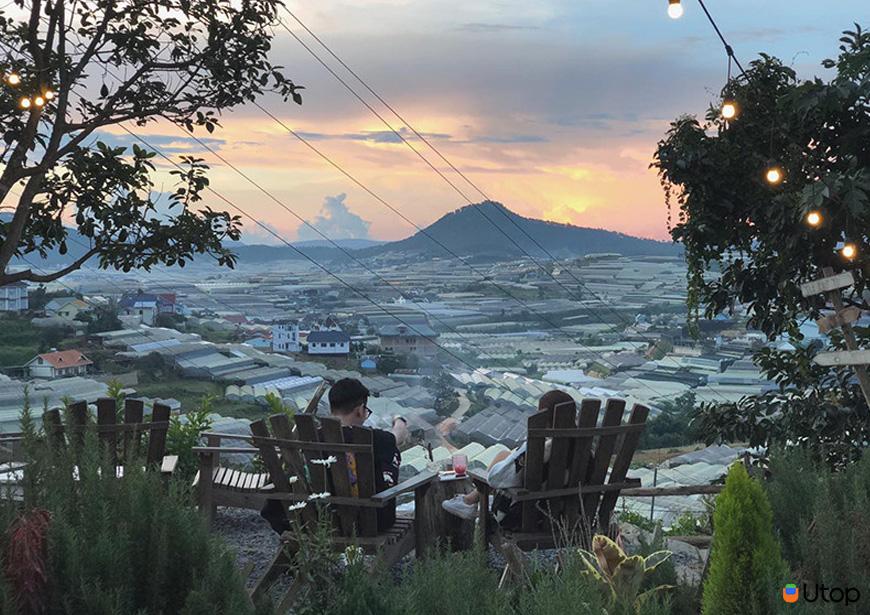 Cafe terrace view Đà Lạt