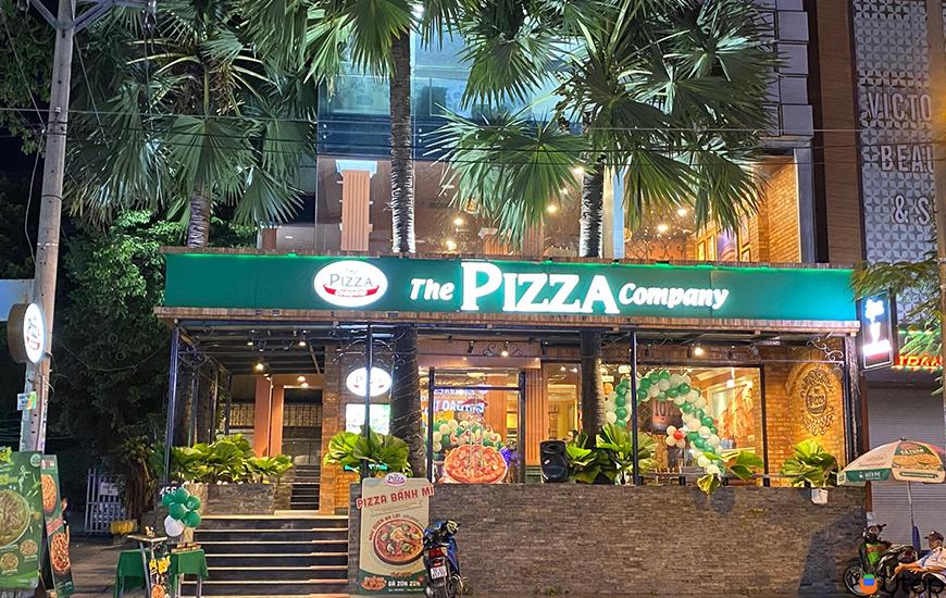 Không gian thoáng đãng tại Pizza Company