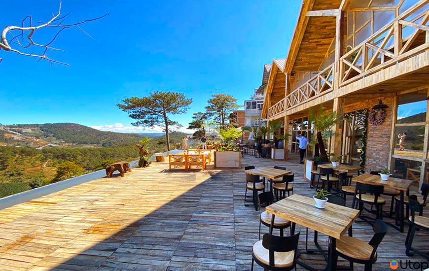 3. Đà Lạt Mountain View – Quán cafe view núi đặc sắc