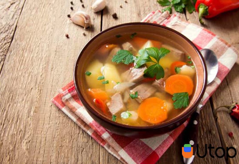 Canh thịt hoặc rau củ hầm