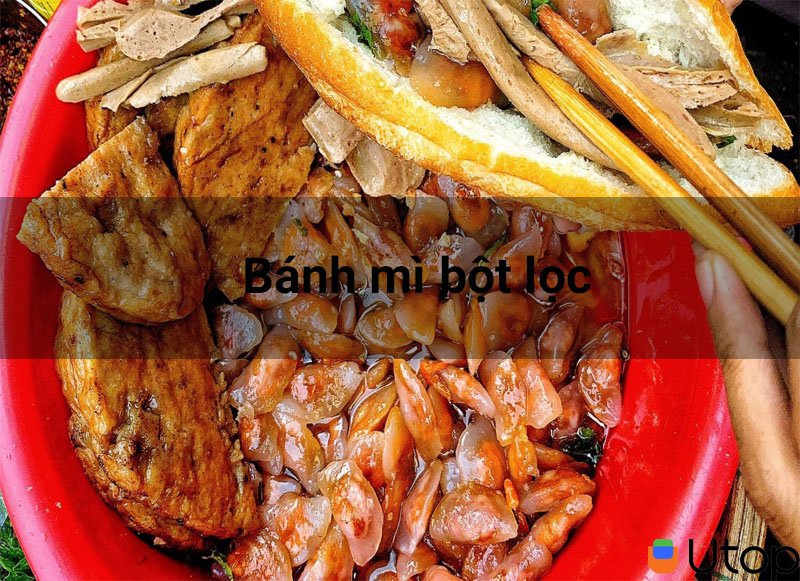 1. Bánh mì bột lọc - Cổng trường Đại học Duy Tân