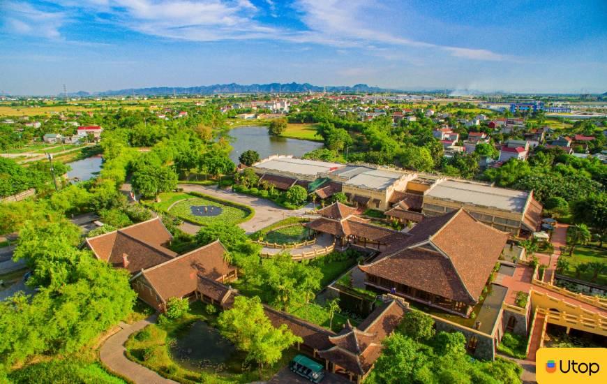 Khung cảnh bao trọn Emeralda Resort
