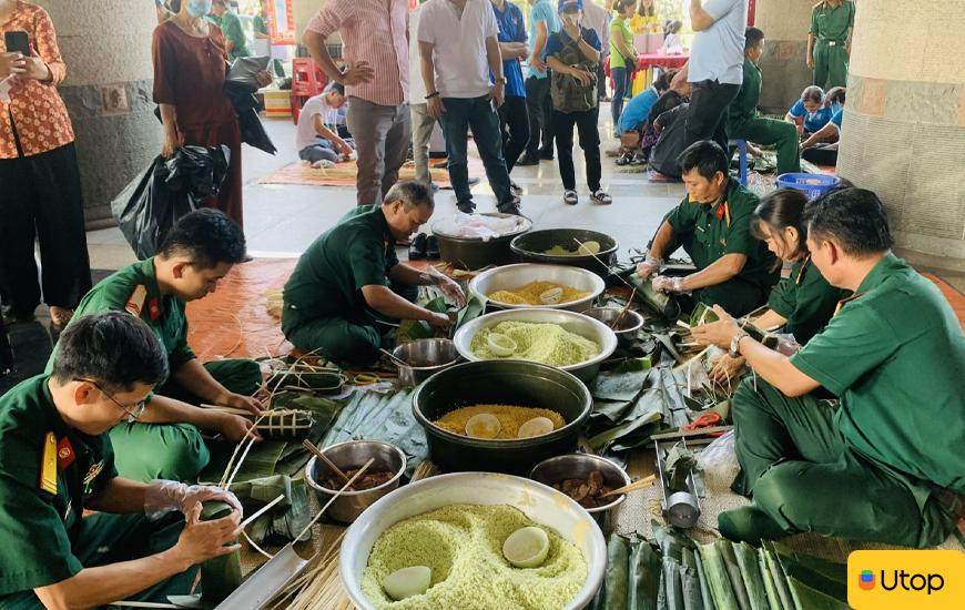 Cách gói bánh tét nhân thịt